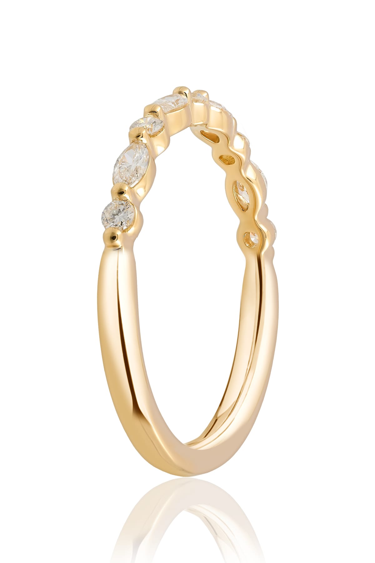 18ct Yellow Gold Marquise & Round Brilliant Diamond Ring from LeGassick.