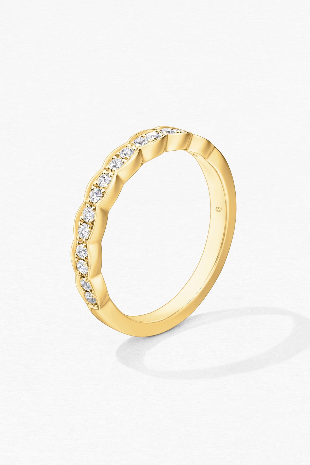 Hearts On Fire Lorelei Floral Diamond Band available from LeGassick Jewellery, Gold Coast, Australia. Showrooms at Pacific Fair and Runaway Bay Centre.
