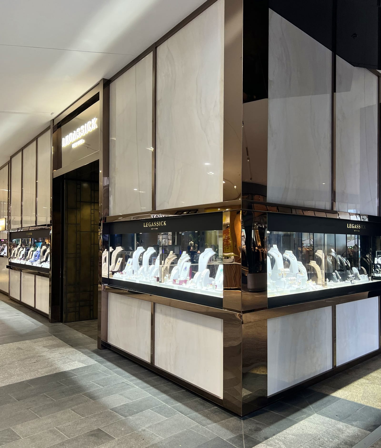 LeGassick Jewellery Store Pacific Fair, Gold Coast, Australia, is a stunning showcase of the world's finest diamond engagement rings and jewellery. If you are after something special for a loved one or want to spoil yourself, stop by and fall in love.
