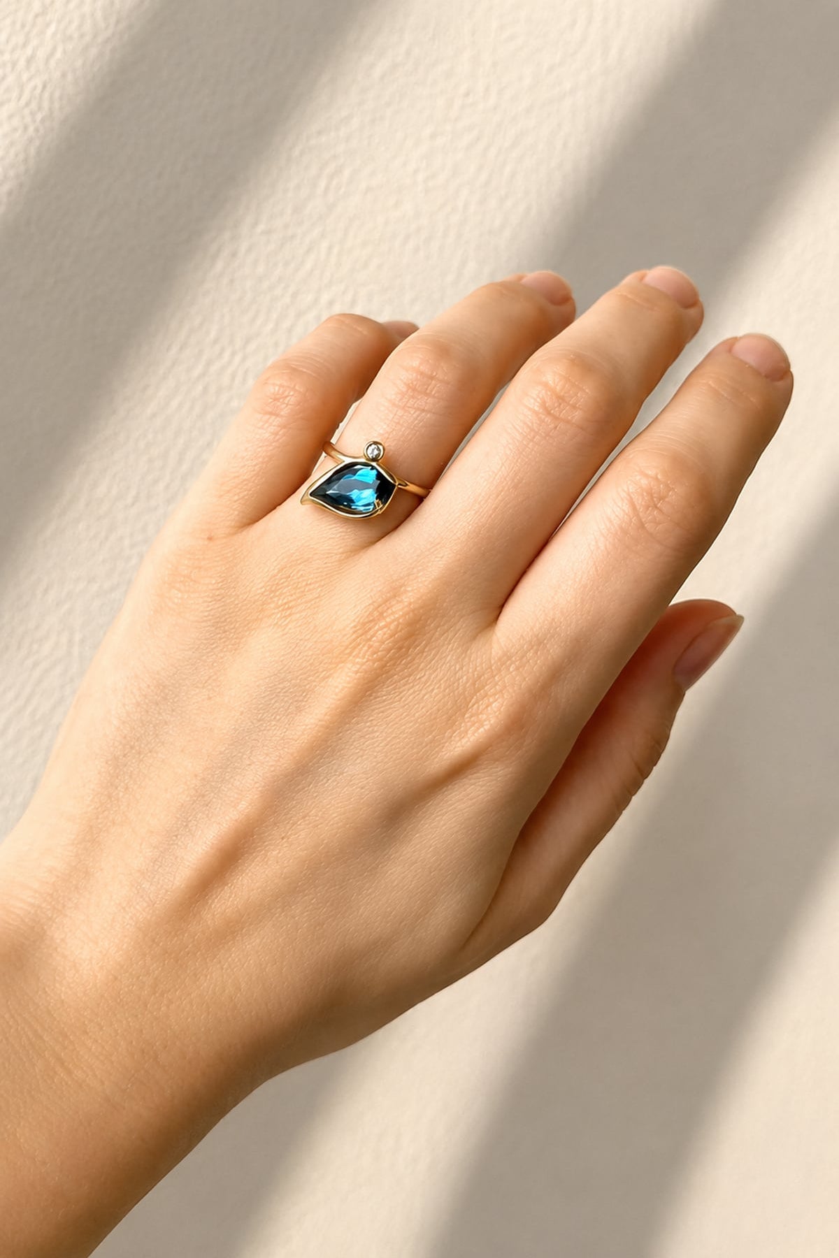 London Blue Topaz & Diamond Leaf Motif Ring in Yellow Gold