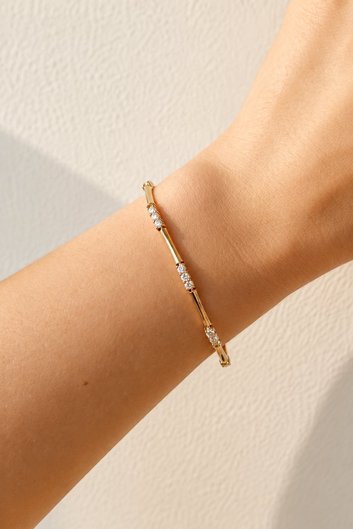 Curved Bar Diamond Bracelet in 18ct Yellow Gold