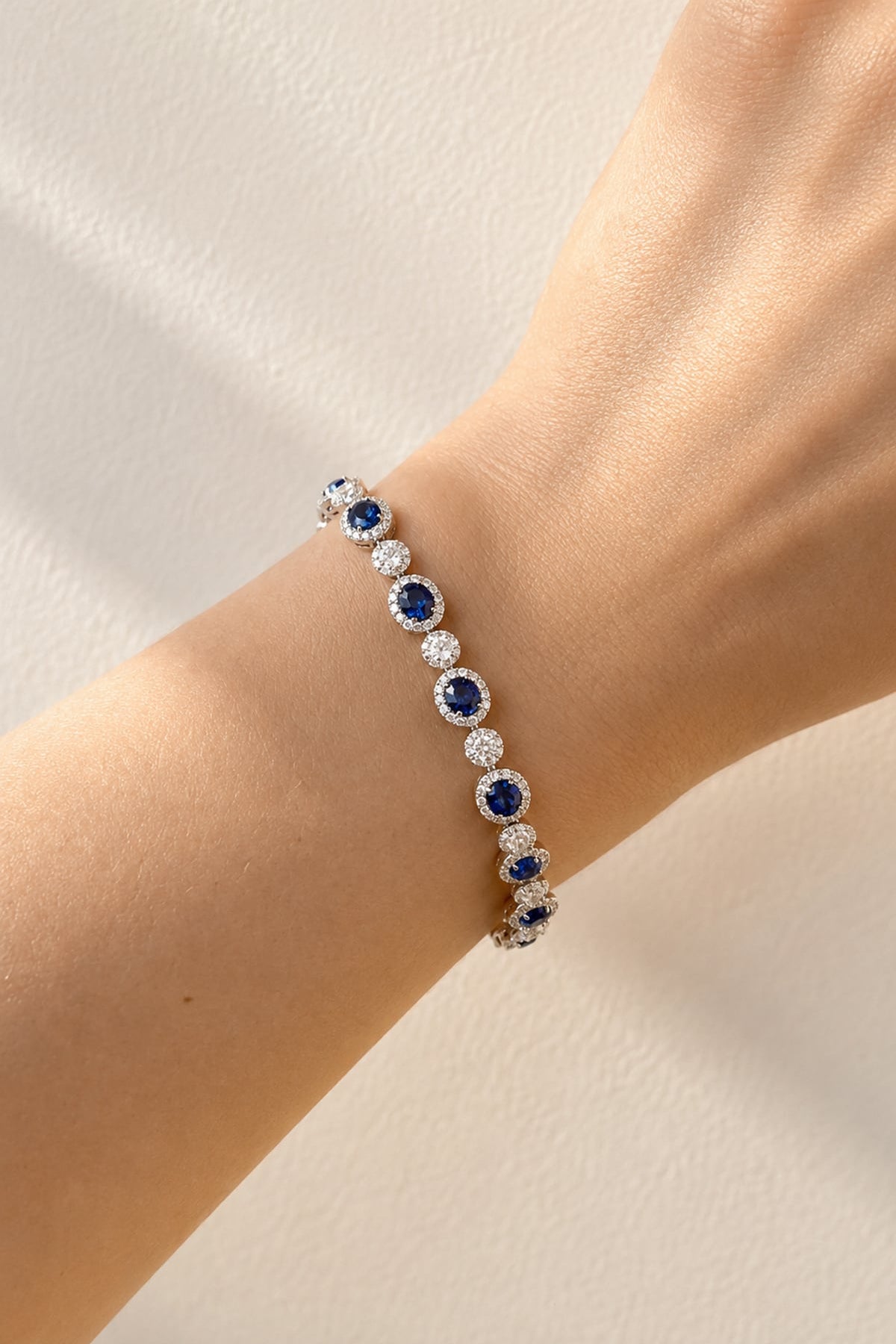 Sapphire & Diamond Bracelet set in 18ct White Gold
