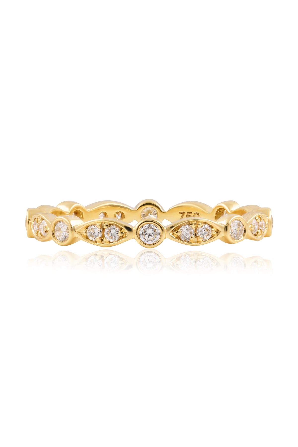 Scalloped Diamond Wedder In 18 Carat Yellow Gold from LeGassick Jewellery, Gold Coast, Australia.