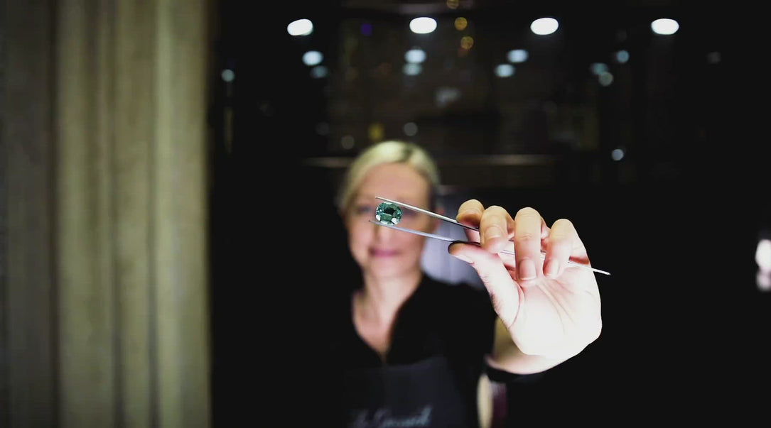 Master Jewellery Renee Hudson creating at LeGassick Fine Jewellery Pacific Fair.